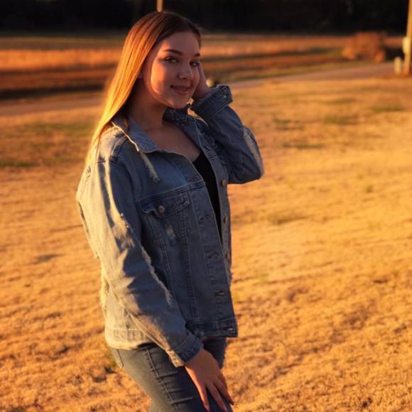 Meet your Posher, Kaelyn - Picture 1 of 1